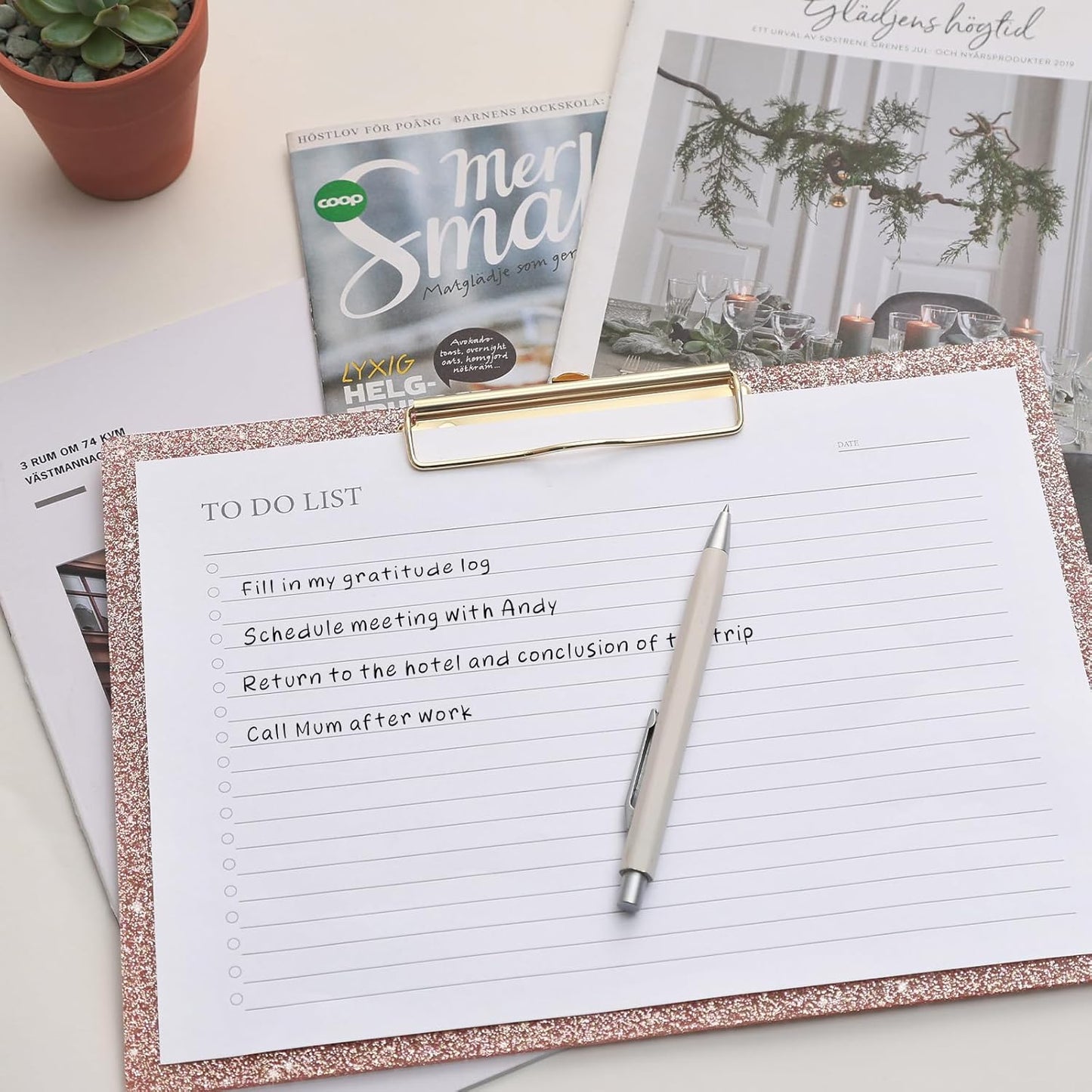 UNIQOOO Sparkle Rose Gold Glitter Landscape Clipboard, Horizontal Clipboard with Shiny Gold Finish Clip, Back to School Gift 1st Day Gift, Teacher Appreciation Gift, 12.5x9 in