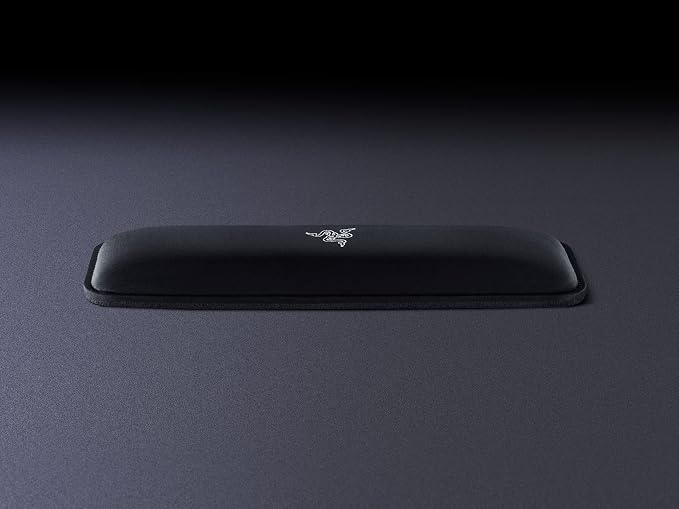Razer Ergonomic Wrist Rest for Gaming Mice: Anti-Slip Rubber Base - Image 4