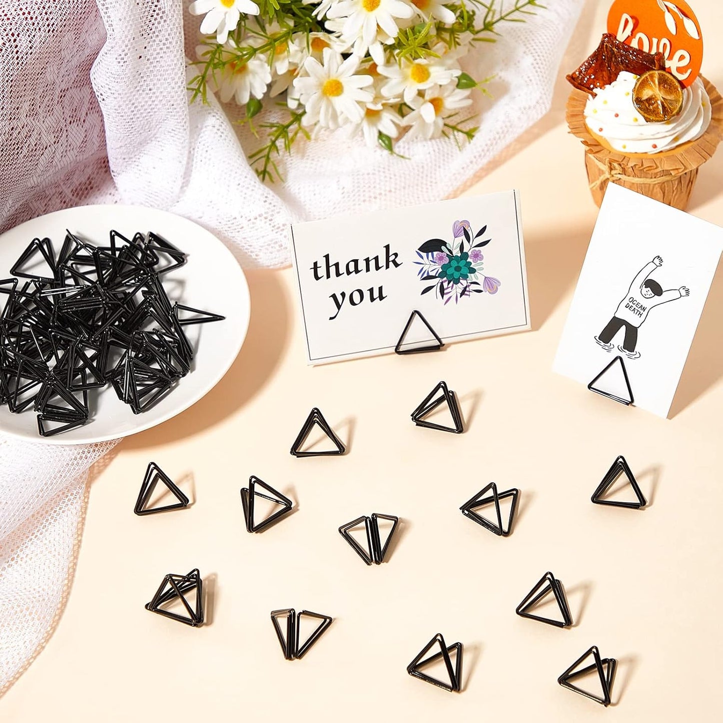 Eersida 60 Pieces Table Number Holder Place Samll Triangle Shape Name Numbers Table Photo Picture Holder Stand Clip for Wedding Baby Shower Party, Suitable for Small Card(Black)
