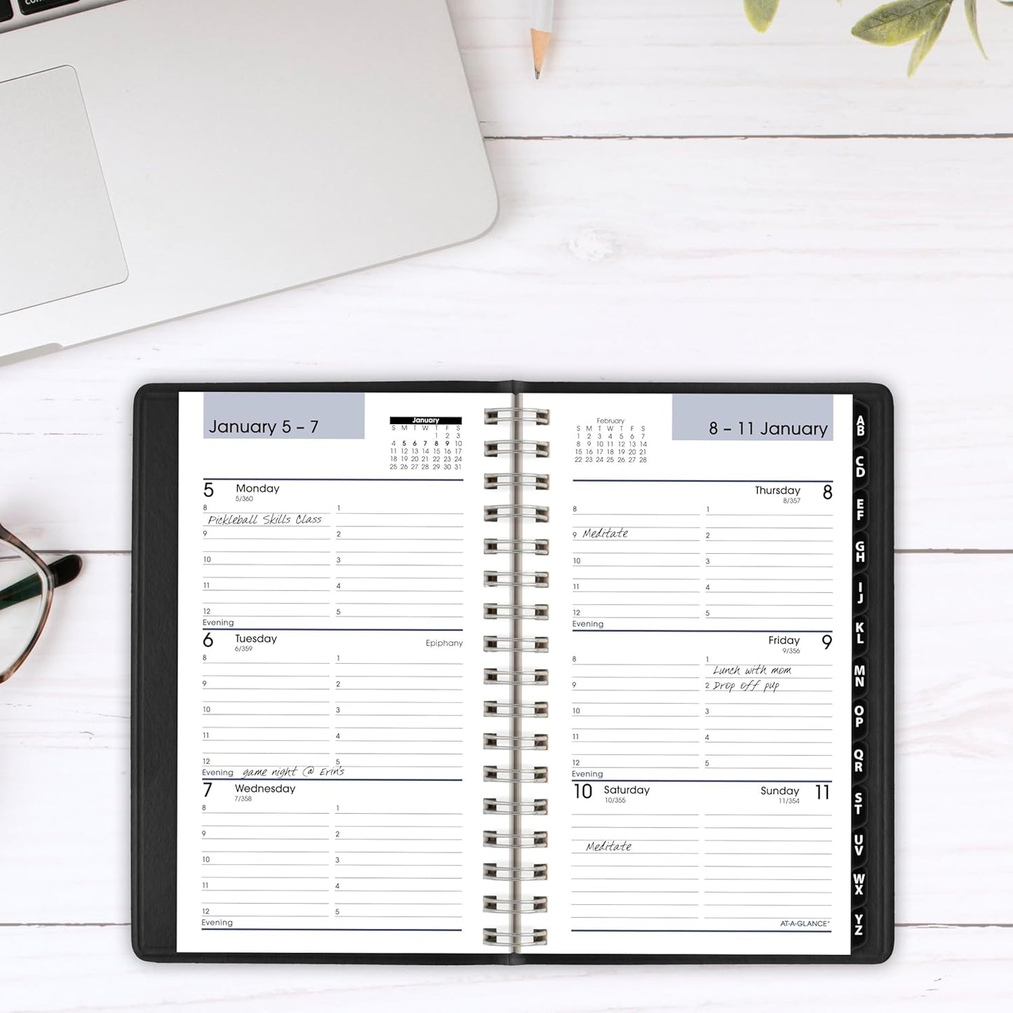 AT-A-GLANCE 2026 Planner, Weekly, 3-1/2 x 6", Pocket Size, Hourly, DayMinder, Black (G2500026)
