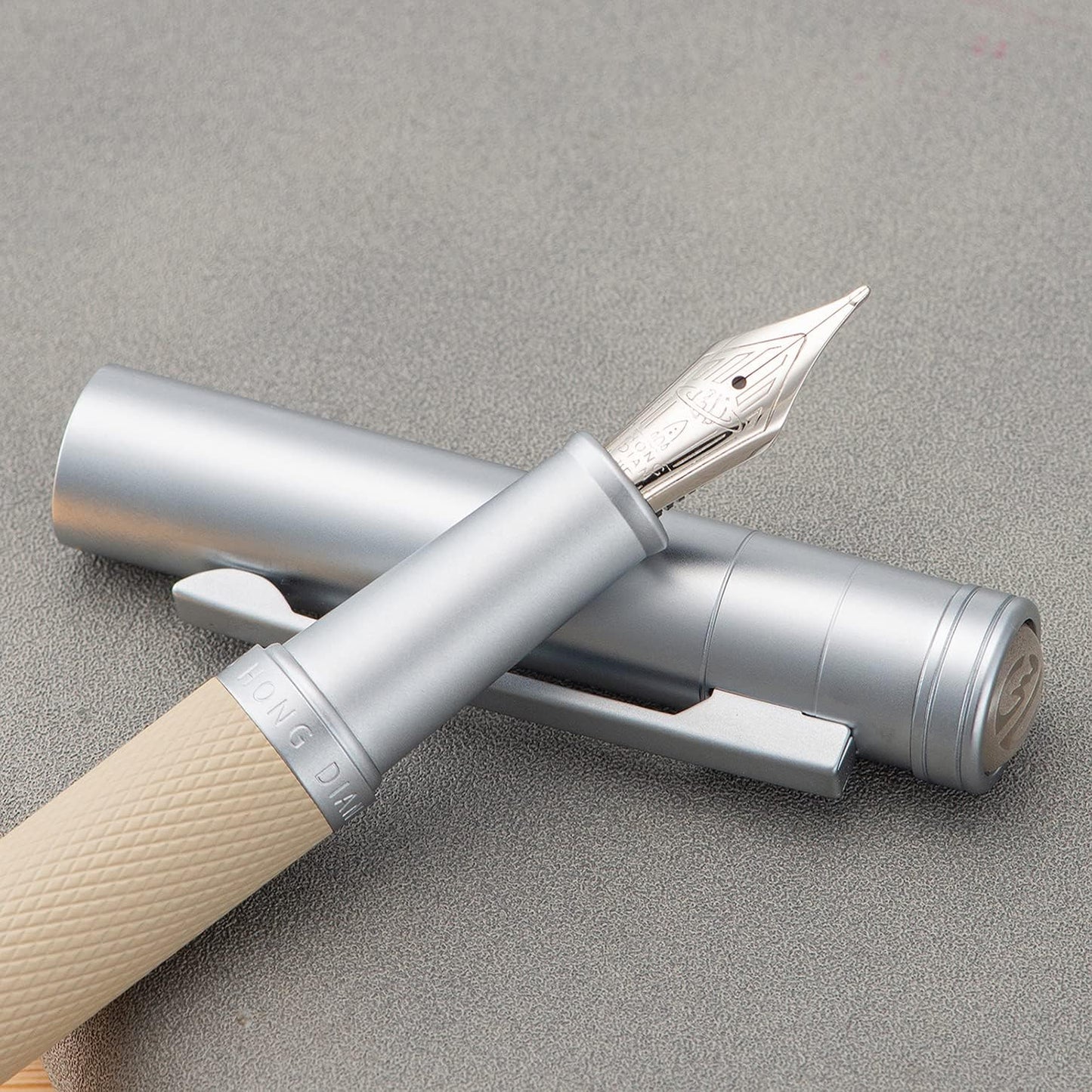 Hongdian White Forest Fountain Pen Blade Nib Classic Design Calligraphy Pen with Converter and Metal Pen Case Set